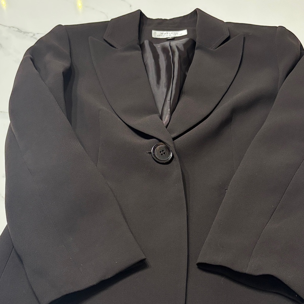 Tahari Classic Black Blazer